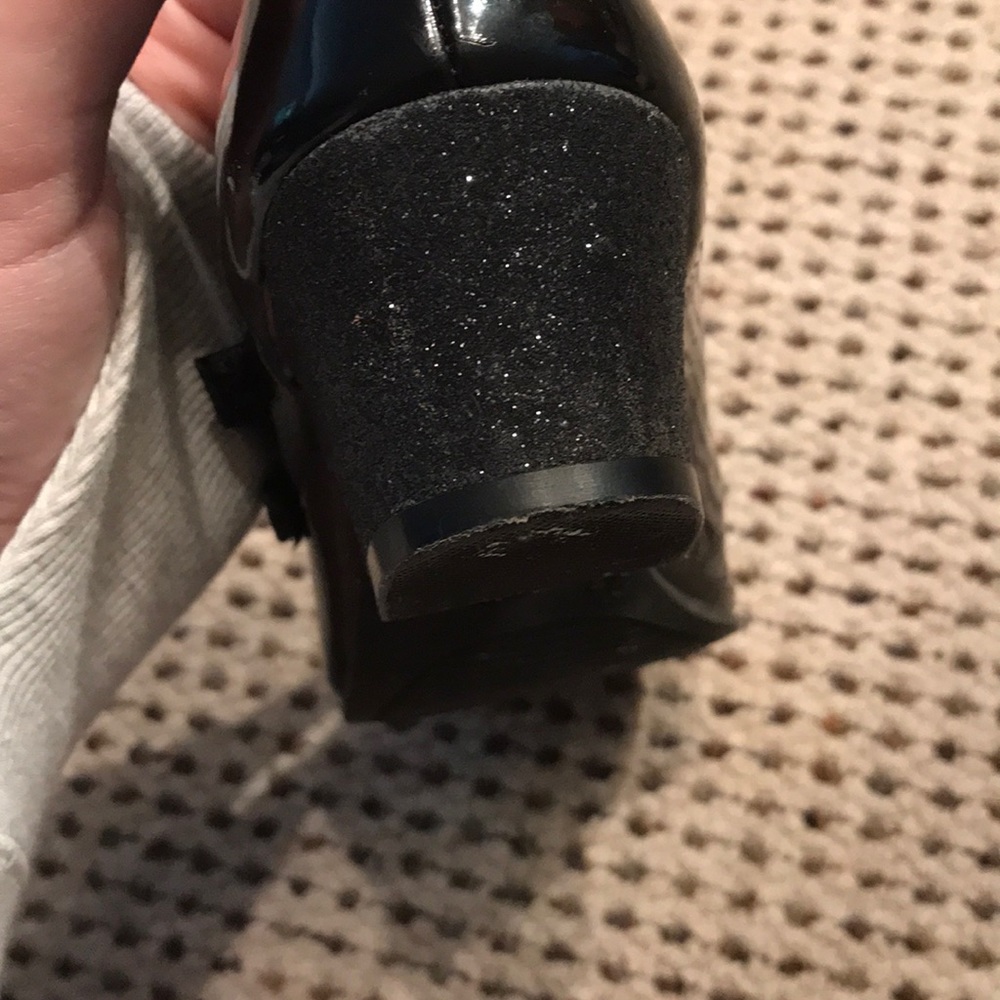 Shoes - Picture 4 of 6
